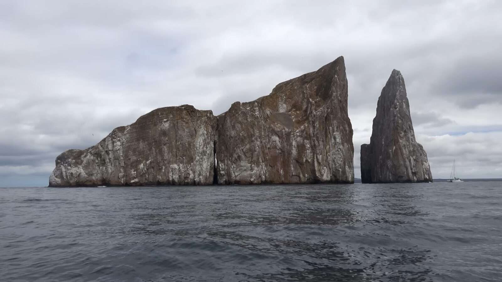 The high cliffs in the ocean, standing in unique shapes, present a wonderful example of natural beauty, Wonders of the World Pictures.