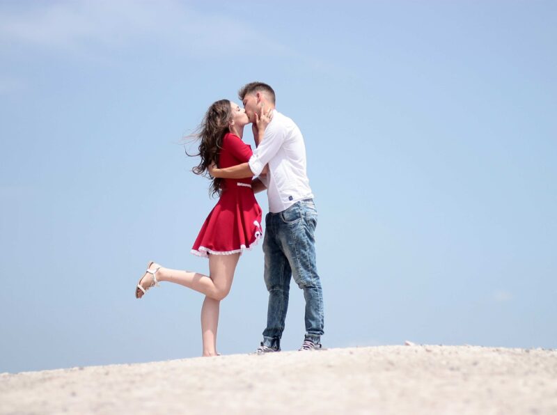 4k Pictures 3 Romantic Couple Outdoors 4k Picture