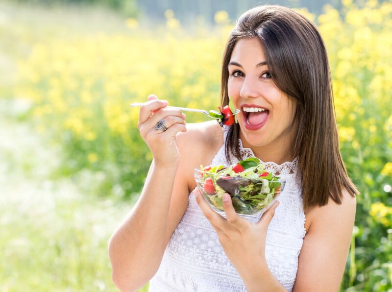 4k Pictures 6 Girl Eating Green Salad 4k Picture