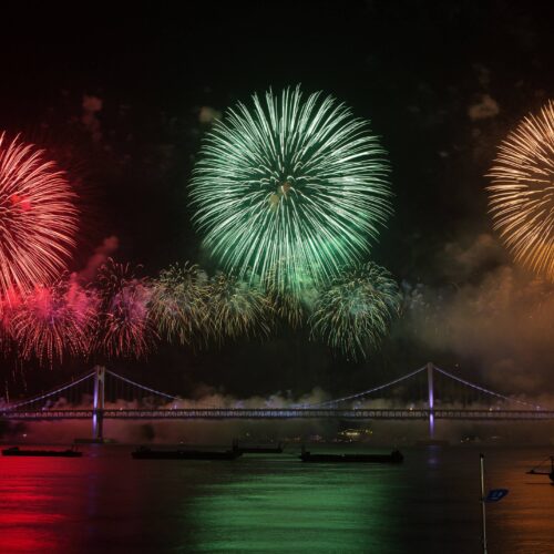 Diwali Night Sky Fireworks 4K Wallpaper for Festival Celebration