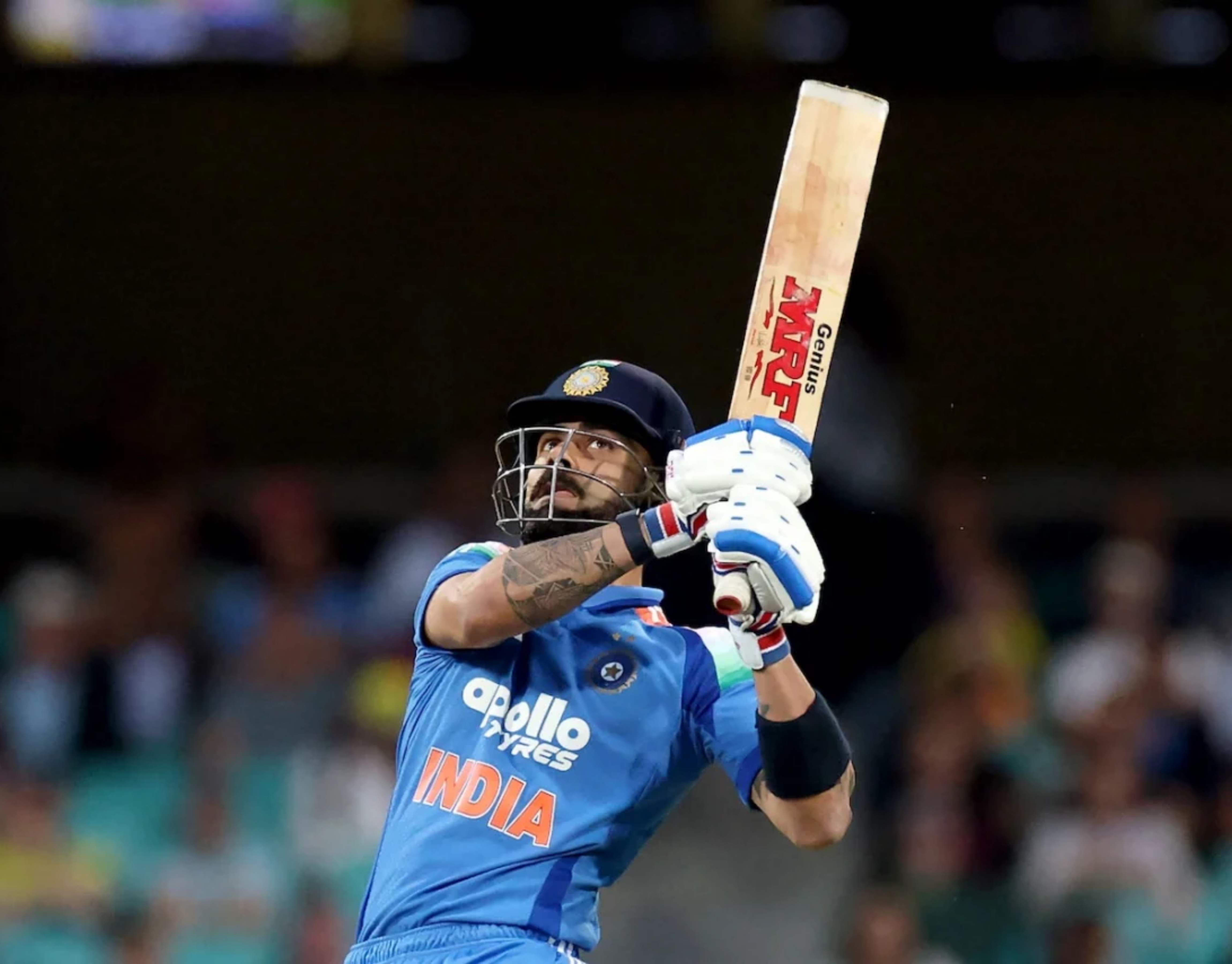 Virat Kohli playing a full shot 4K picture