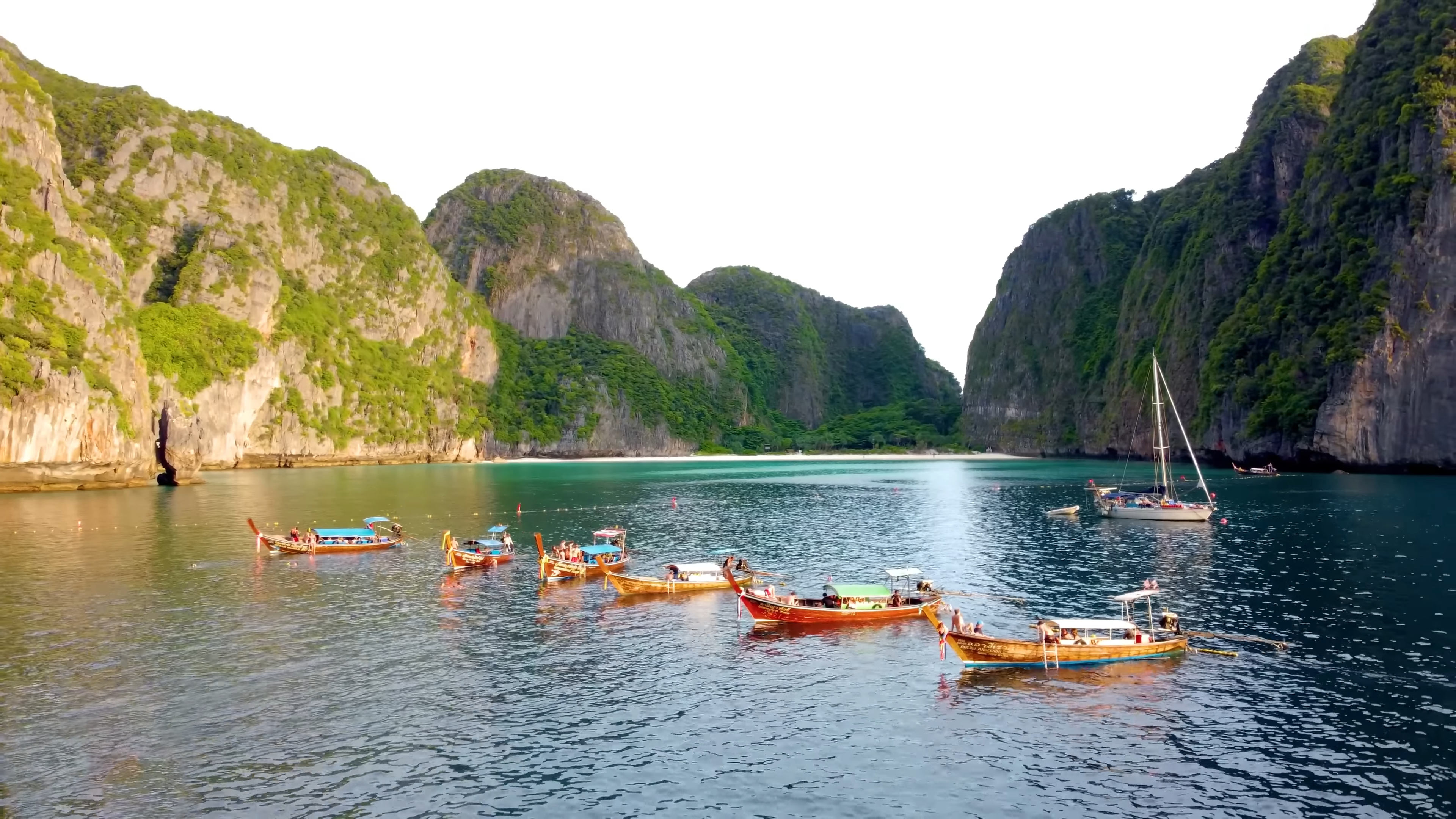 Color Wallpaper 4K limestone islands and sea landscape